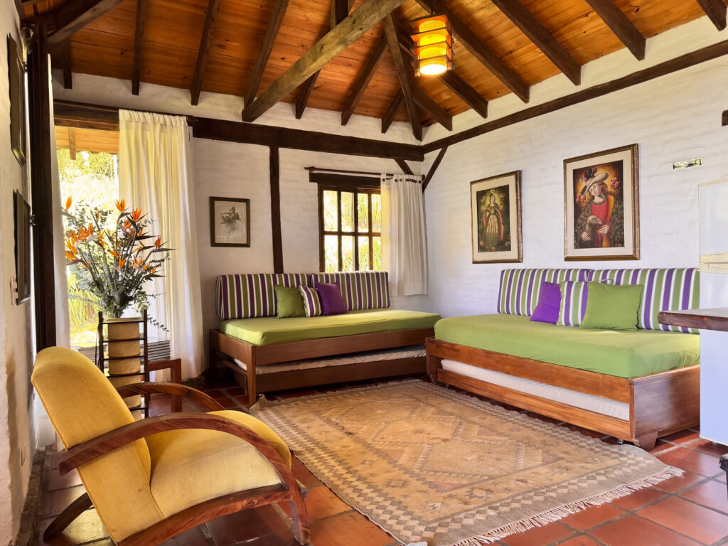 Cabana-Interior_92-1024x768-1 (1)